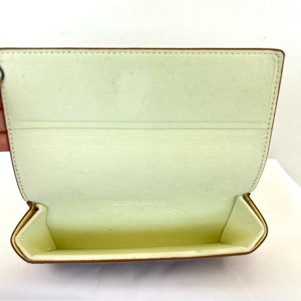 BURBERRY Italy B 4216 3001/T3 Cat Eye Full Rim Black w Strips Frame Glasses - Picture 13 of 13